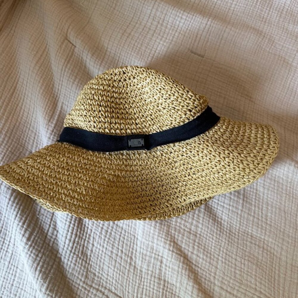 The North Face Tan with Black Band Wide Brim Outdoor Sun Hat, Size S to Med.